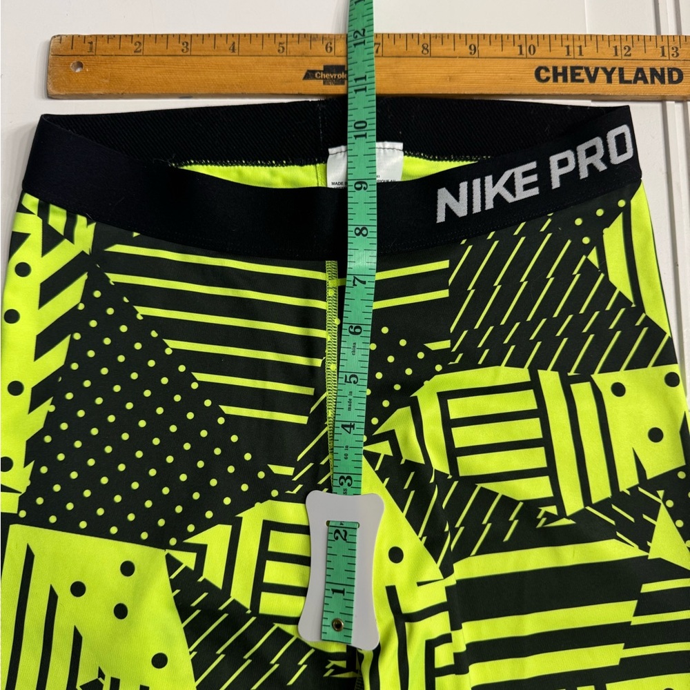 Nike Pro Dri-Fit Womens Size Medium Black Lime Green Gym Active Capri Leggings - Picture 5 of 6